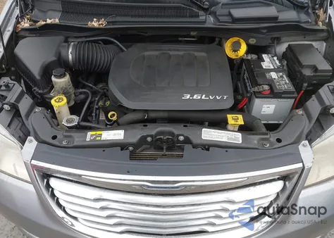 2014 Chrysler Town & Country Touring z USA, uszkodzony, nr VIN 2C4RC1BG9ER437930